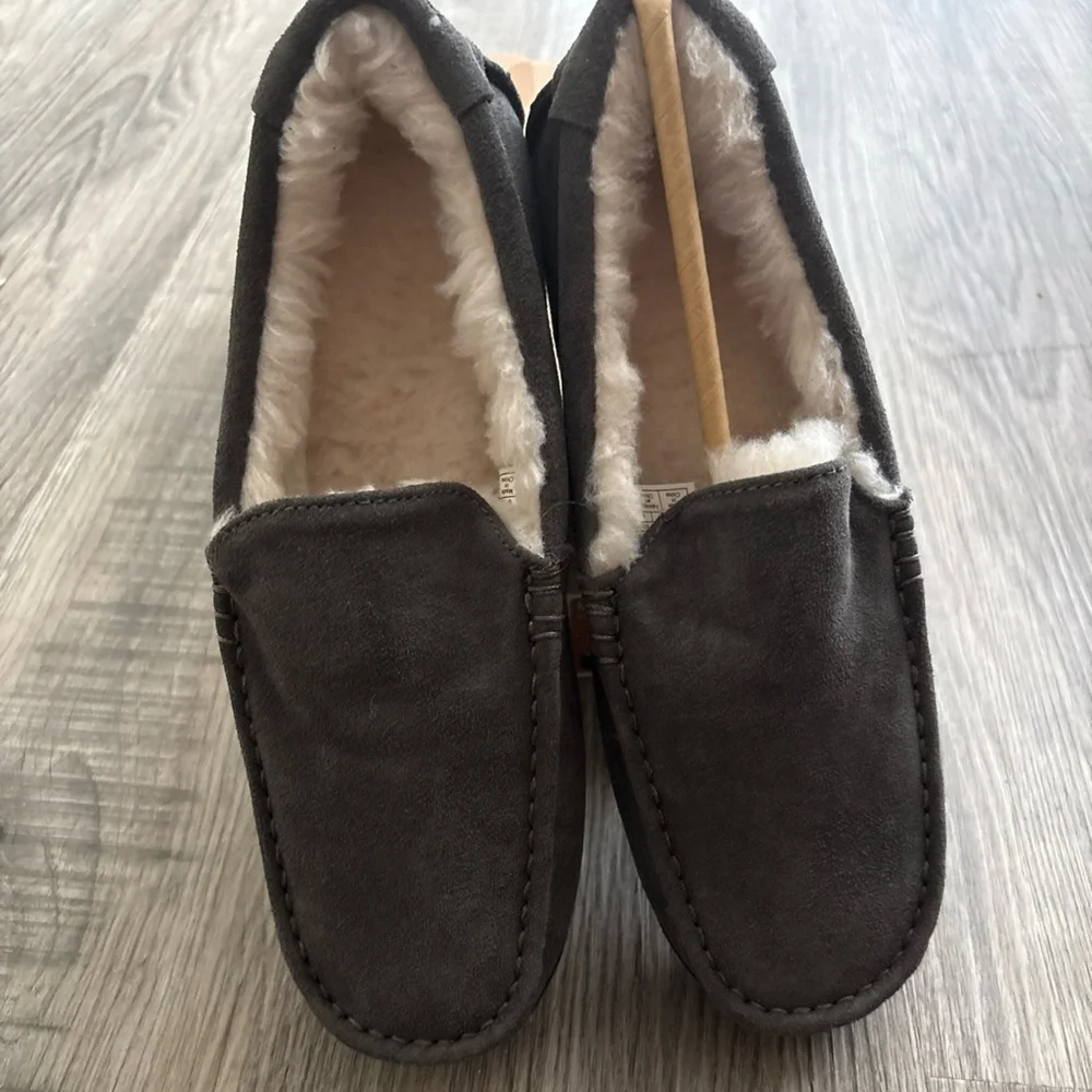 Koolaburra UGG Tipton Suede Slippers Size 9 NIB